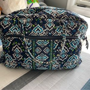 Vera Bradley Ink Blue Weekender. Excellent condition. No long strap